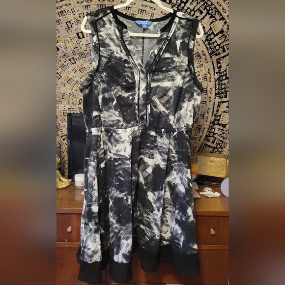 Simply Vera Wang Twee Business Casual Black and White Dress - Picture 1 of 4